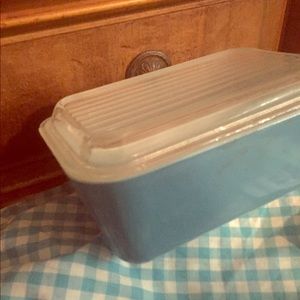 Pyrex Turquoise Refrigerator Dish